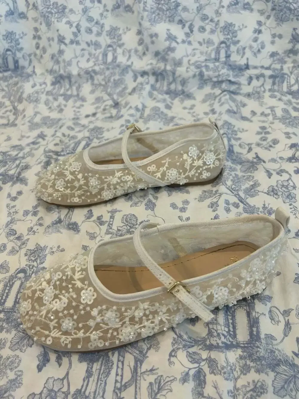 ZARA Girls Size 31 Ivory Beaded Sequin Floral Mesh Mary Jane Ballet Flats